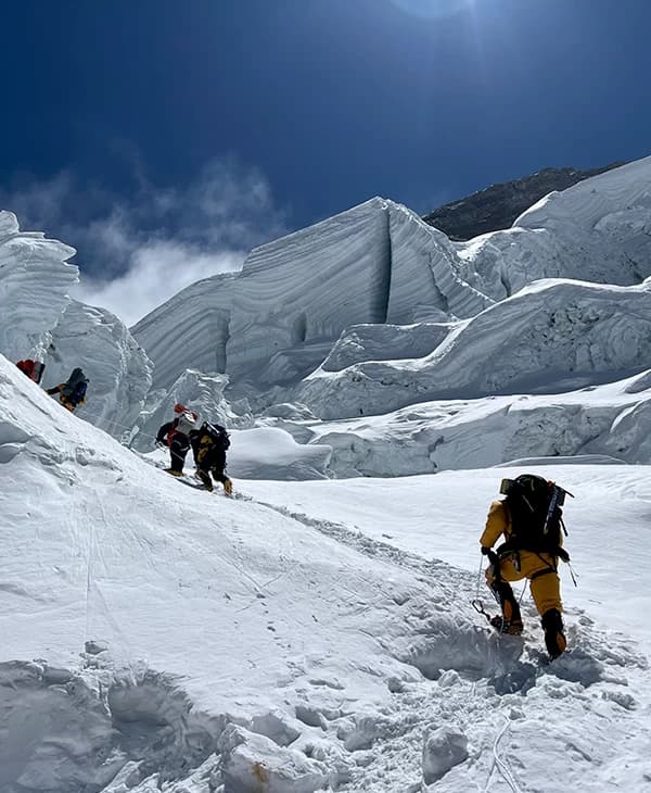 7000 meter - Mountain Expedition